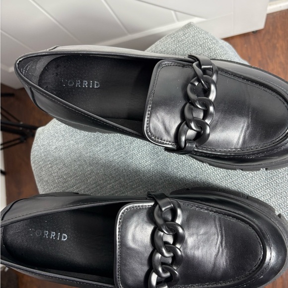 Torrid Chunky Platform Log Sole Penny Loafers Black Faux Leather Size 12WW - Picture 5 of 8